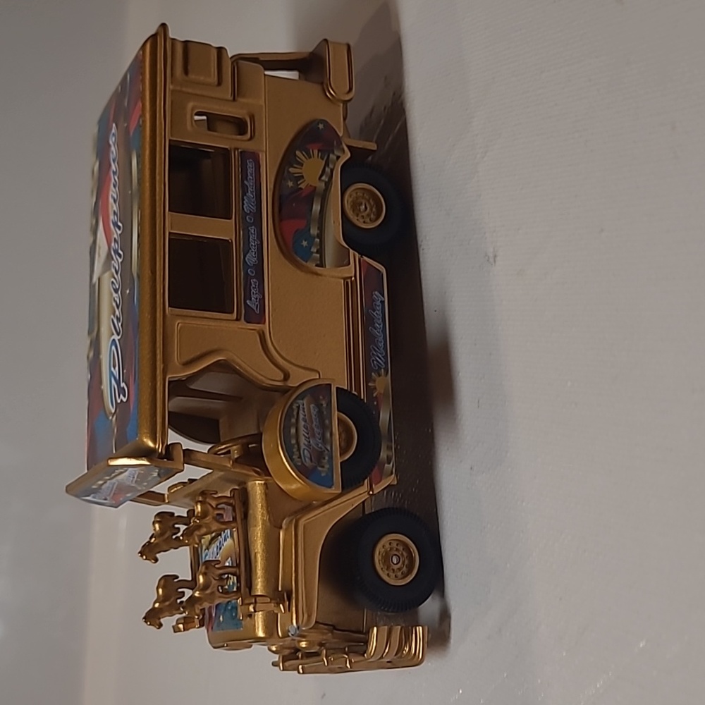 Phillppine jeepney die-cast metal gold edition